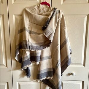 NWOT Striped cream and navy wrap
